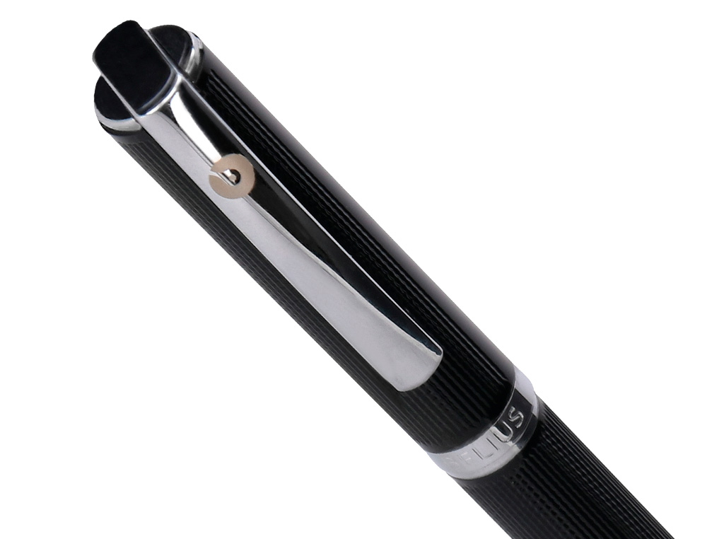 BOLIGRAFO Y ESTUCHE BELIUS TURBO ALUMINIO TEXTURA PUNTEADA NEGRO Y PLATEADO TINTA AZUL CAJA DE DISEO