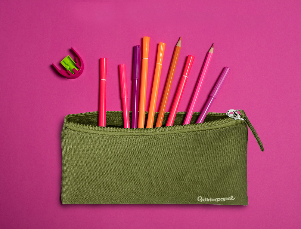 ESTUCHE PORTATODO LIDERPAPEL PLANO ANCHO UNA CREMALLERA 200X100 MM VERDE MILITAR